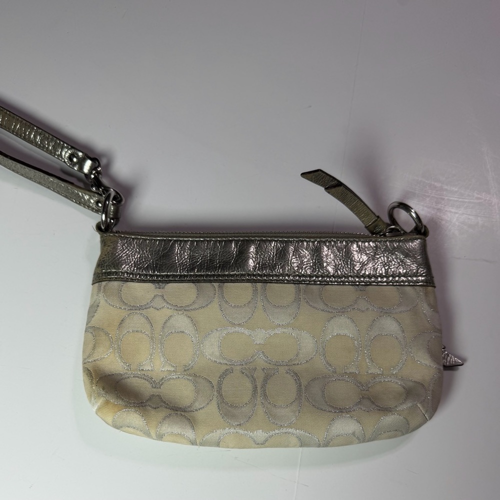 Y2K Coach Silver and Cream Women's Bag - Picture 6 of 13